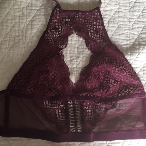 Victoria’s Secret halter bralette - Picture 5 of 6